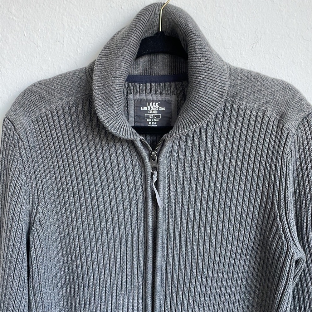 H & M Sweater - Picture 4 of 14